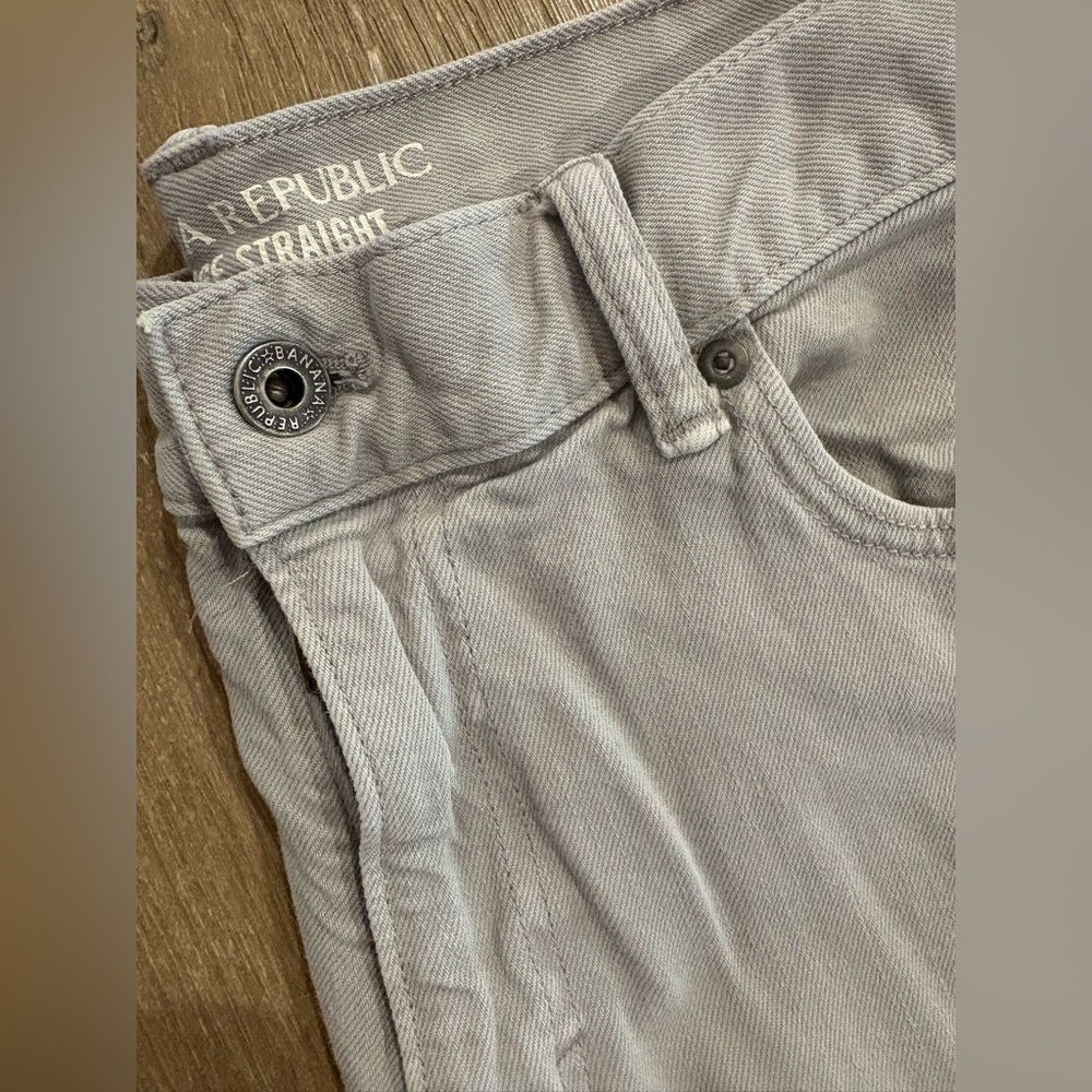 BANANA REPUBLIC • Men's Gray Denim Pants • Vintage Straight Style • Size 34/30